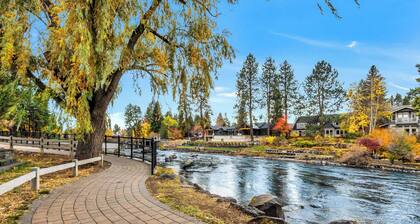 1st Floor Studio, stunning view of Deschutes River
