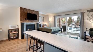 Fer et planche à repasser, Wi-Fi gratuit, draps fournis