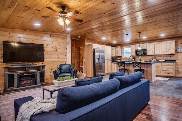 Smart TV, fireplace