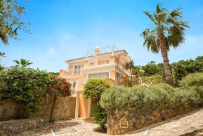 Exterior - Villa Callistemon - Four Bedroom Villa, Sleeps 9 (Agia Triada)