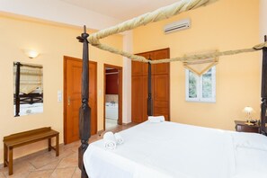 4 chambres, fer et planche à repasser, lit de bébé portatif, Wi-Fi
