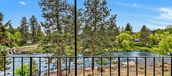 Downtown Corner Studio with 270-degree Riverview