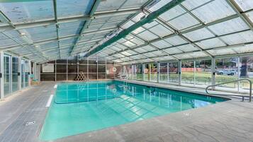 Innenpool, beheizter Pool