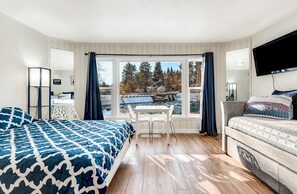 Een strijkplank/strijkijzer, gratis wifi, beddengoed, rolstoeltoegang