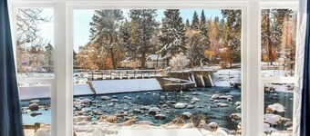 Riverside Cottage - Just Steps from the Deschutes