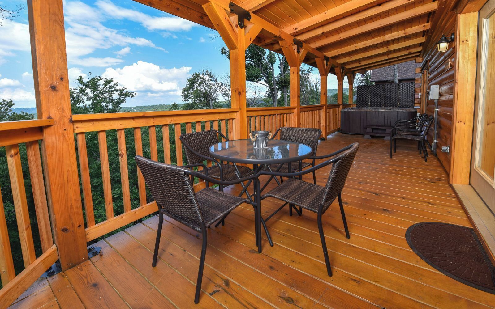 A Wildflower Retreat - Pet Friendly + Hot Tub!