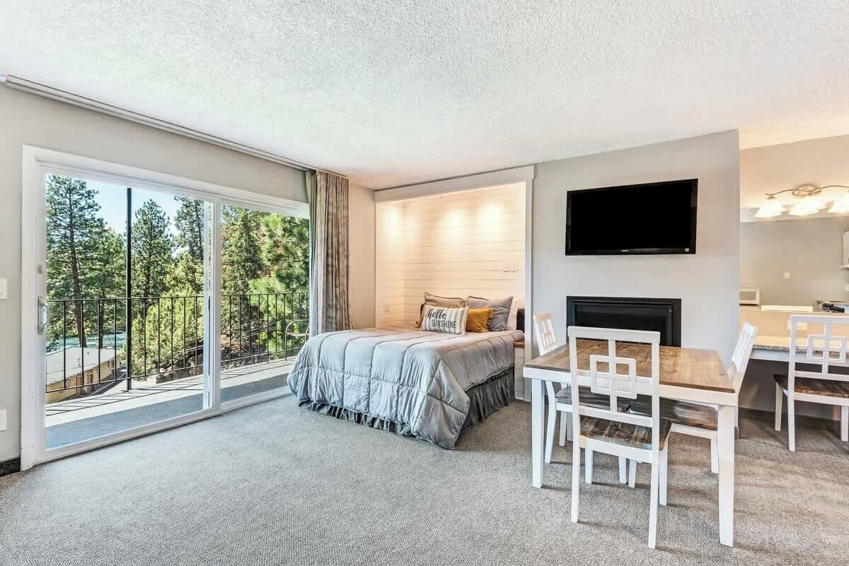 1 chambre, fer et planche à repasser, accès au Wi-Fi (inclus)
