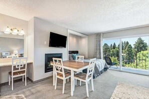 1 chambre, fer et planche à repasser, Wi-Fi gratuit, draps fournis