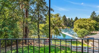"Drake and Bake" Riverfront Condo Next to Park and Downtown Bend