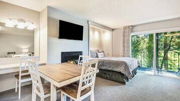 1 bedroom, iron/ironing board, WiFi (free), bed sheets