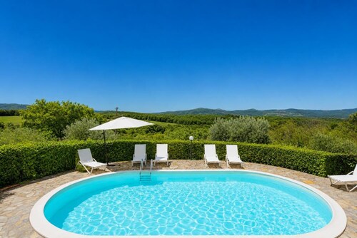 Villa Caporlese Large Private Pool, WiFi