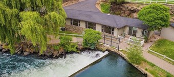 Downtown Riverfront! Condo Best location in Bend!