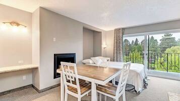 1 chambre, fer et planche à repasser, accès au Wi-Fi (inclus)