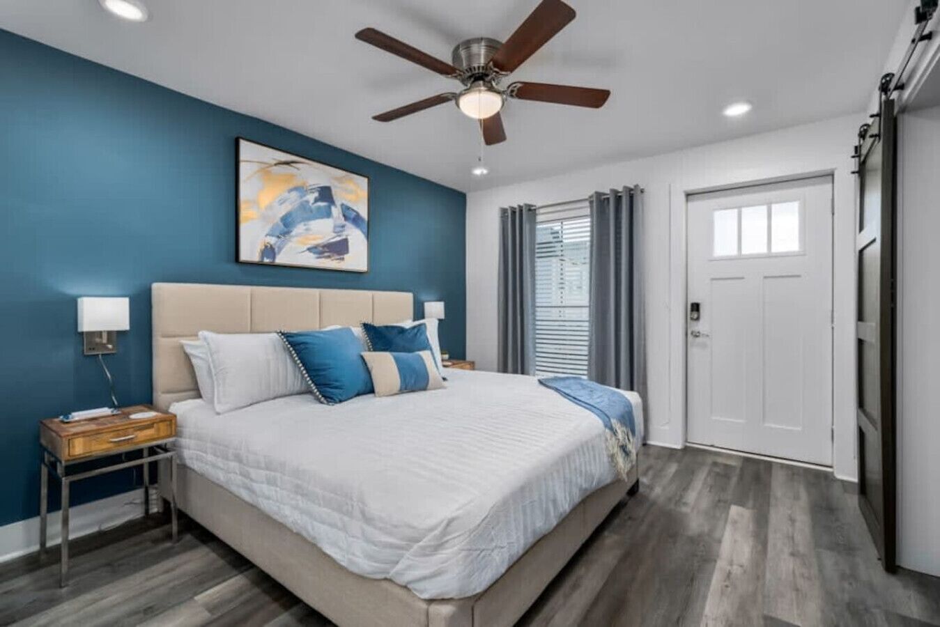 1 habitación, escritorio, tabla de planchar con plancha y wifi 