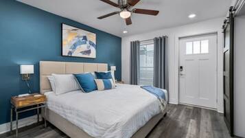 1 bedroom, desk, iron/ironing board, WiFi