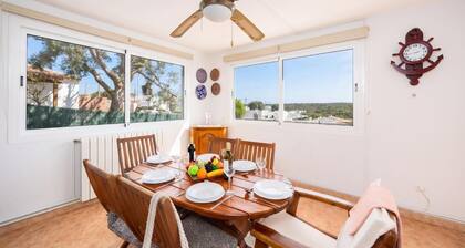 Villa Palmera - Three Bedroom Villa, Sleeps 6