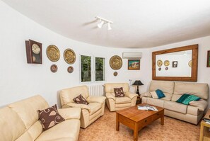 TV - Villa Palmera - Three Bedroom Villa, Sleeps 6 (Cala en Porter)