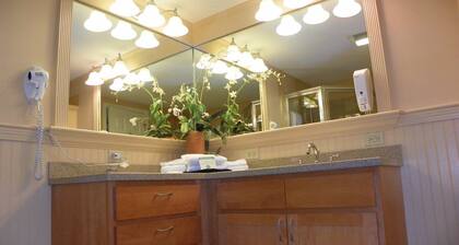 Pollard Brook Vacation Condo in the White Mountains of New Hampshire! - PB Feb 12th-14th, 2wol