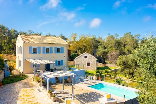 Villa Constadina Large Private Pool, A/C, WiFi