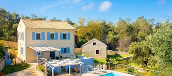 Villa Constadina Large Private Pool, A/C, WiFi