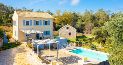 Villa Constadina Large Private Pool, A/C, WiFi