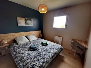 3 bedrooms, iron/ironing board, WiFi, bed sheets - Gîte "Marie-Lou" on the edge of the Hatainville Dunes (Les Moitiers-d'Allonne)