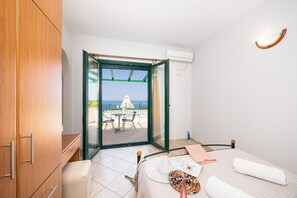 2 chambres, fer et planche à repasser, Wi-Fi, literie fournie