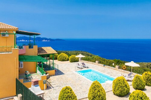 Villa Valio - Two Bedroom Villa, Sleeps 4