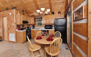 Fridge, microwave, oven, stovetop - Mountain Hibernation - Hot Tub, Arcade, & Views (Sevierville)