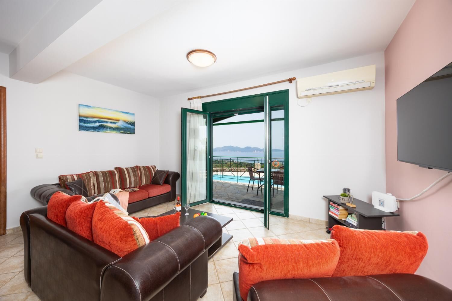 Una televisión, un reproductor de DVD