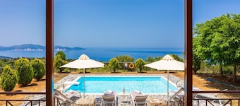 Villa Aetos - Three Bedroom Villa, Sleeps 8