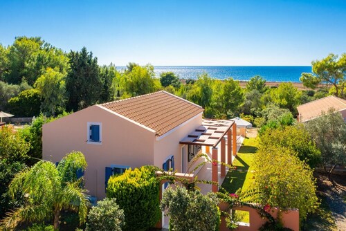 Nafsika Beach House - Three Bedroom Villa, Sleeps 6