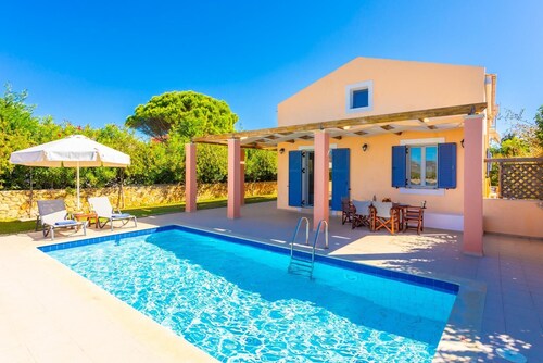 Maria Beach House - Three Bedroom Villa, Sleeps 6