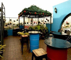 Outdoor dining - Makati Budget Hotel (Makati)