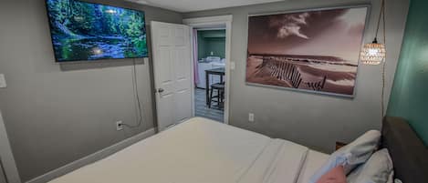 2 habitaciones, tabla de planchar con plancha, cuna de viaje y wifi