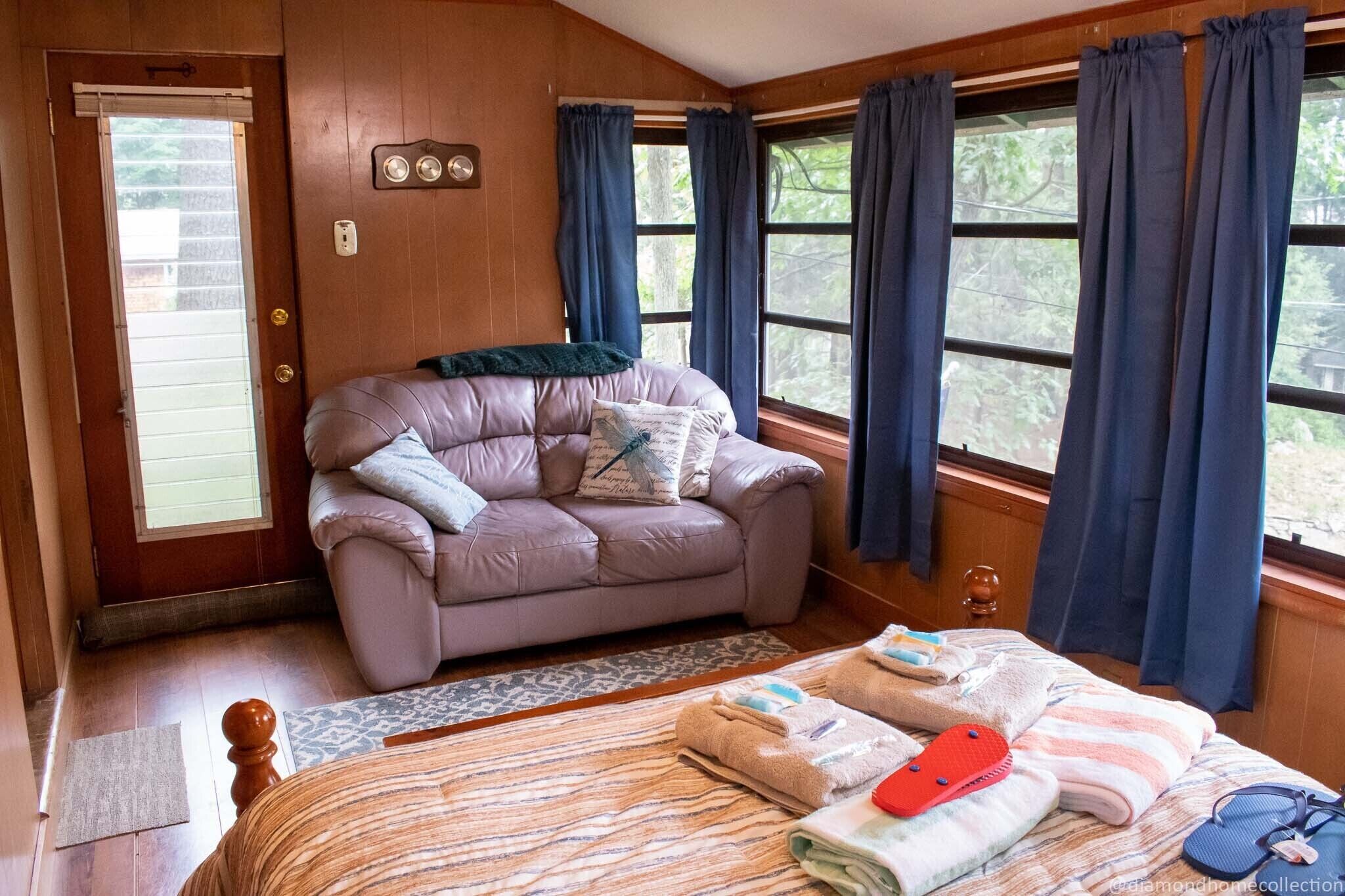 2 chambres, fer et planche à repasser, lit parapluie, Wi-Fi gratuit