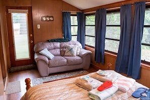 2 chambres, fer et planche à repasser, lit parapluie, Wi-Fi gratuit