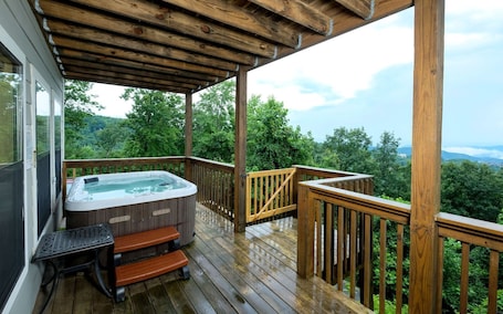 Outdoor spa tub. Views from ABOVE the Clouds, Hot Tub & Pool Table - Among The Clouds 2240