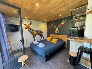 1 quarto, Wi-Fi de cortesia, roupa de cama