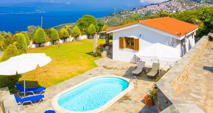 Villa Katerina Private Pool, Sea Views, A/C, WiFi