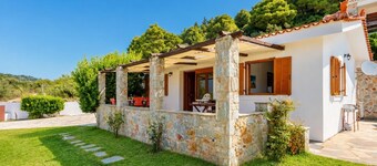 Villa Katerina Private Pool, Sea Views, A/C, WiFi