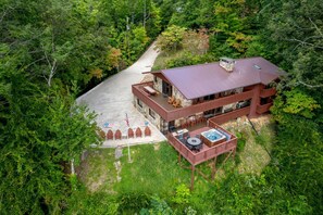 Exterior - Picture Perfect 925 - Luxury Amenities, Mountain Views and Lovely Outdoor Spaces! (Gatlinburg)