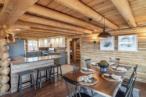 Dining - Knotty but Nice by the Bitterroot! (Stevensville)