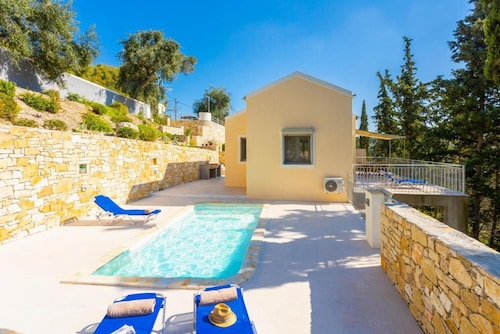 Villa Alexandros - Two Bedroom Villa, Sleeps 2