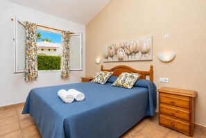 4 slaapkamers, een strijkplank/strijkijzer, wifi, beddengoed