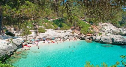 Villa Binibety - Three Bedroom Villa, Sleeps 6