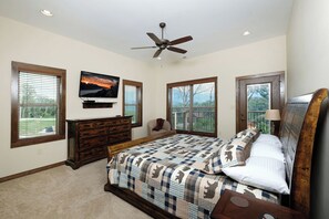 3 bedrooms, free WiFi, bed sheets - Relax and Soak with a Mountain View! - Bear Watch 1011 (Gatlinburg)