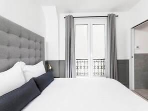 2 chambres, fer et planche à repasser, Wi-Fi gratuit, draps fournis