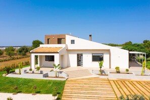 Exterior - Villa Akos Large Private Pool, A/C, WiFi (Scicli)