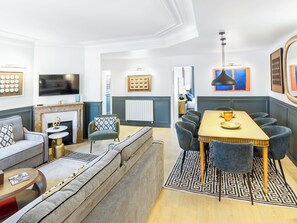 Smart-tv en een open haard